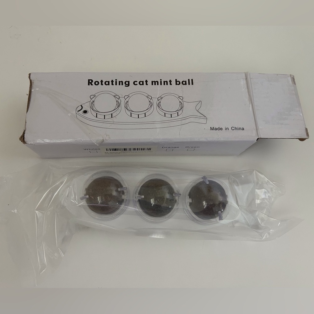 Rotating Cat MInt Ball - 3 flavors